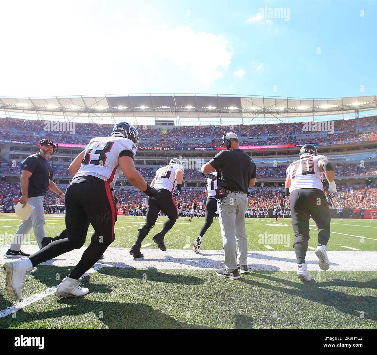 Chris lindstrom falcons hi-res stock photography and images - Alamy