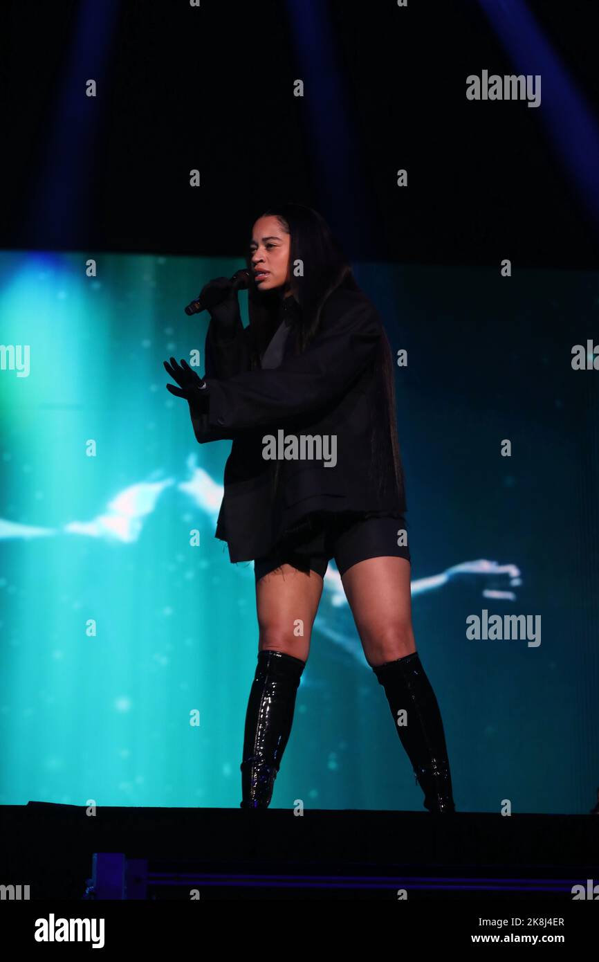 Ella Mai performs during The Mary J. Blige Good Morning Gorgeous Tour