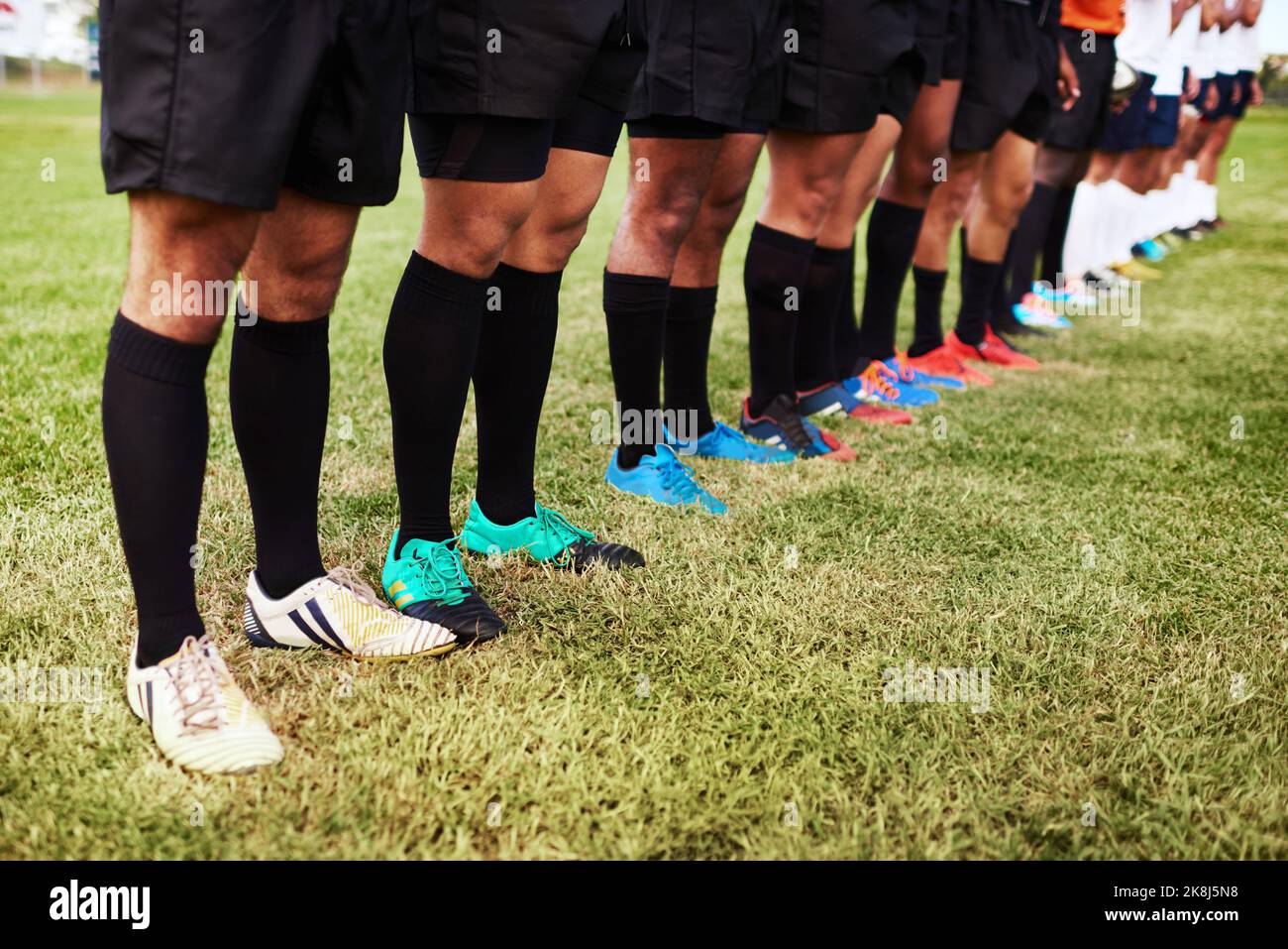 Players on the field hi-res stock photography and images - Page 9 - Alamy