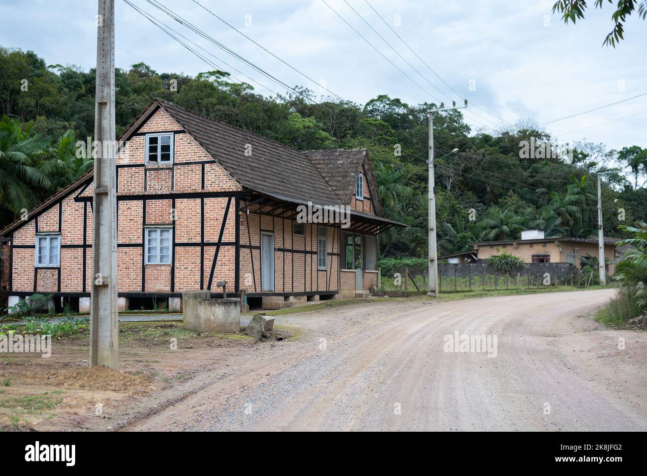 Pomerode, Brazil. 27th Sep, 2022. View of a house and the surrounding landscape in the 'most German city' of the South American country. Credit: Henry Milleo/dpa/Alamy Live News Stock Photo