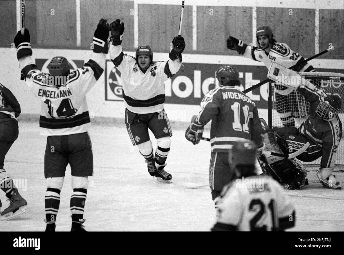 Oslo 19890406. BWorld Cup in ice hockey. Denmark East Germany / DDR. The GDR won the match 9