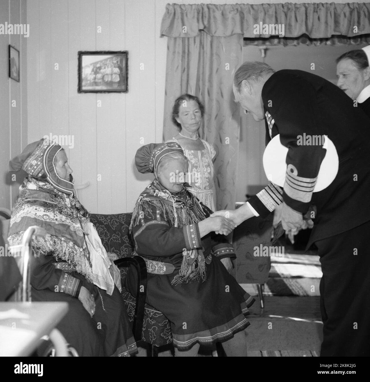 Kautokeino July 23, 1959. King Olav and Princess Astrid visit Northern Norway. Here, King Olav greets an elderly female same. Photo: NTB / NTB Stock Photo