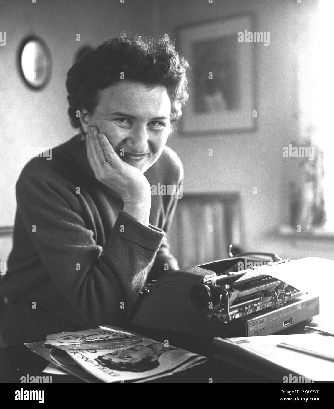 sverre-a-borretzen-current-ntb-typewriters-alone-portrait-hi-res-stock