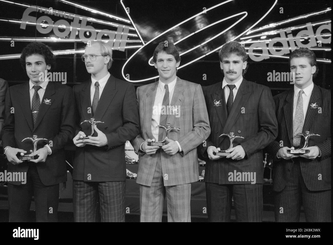 ARCHIVE PHOTO: Stefan KUNTZ turns 60 on October 30, 2022, Stefan KUNTZ, 2nd from right, Germany, soccer player, Bayer Uerdingen, receives the 'Golden Shoe' as goalschuetze of the year in Germany in Paris, November 13, 1986 SW- Recording, © Stock Photo