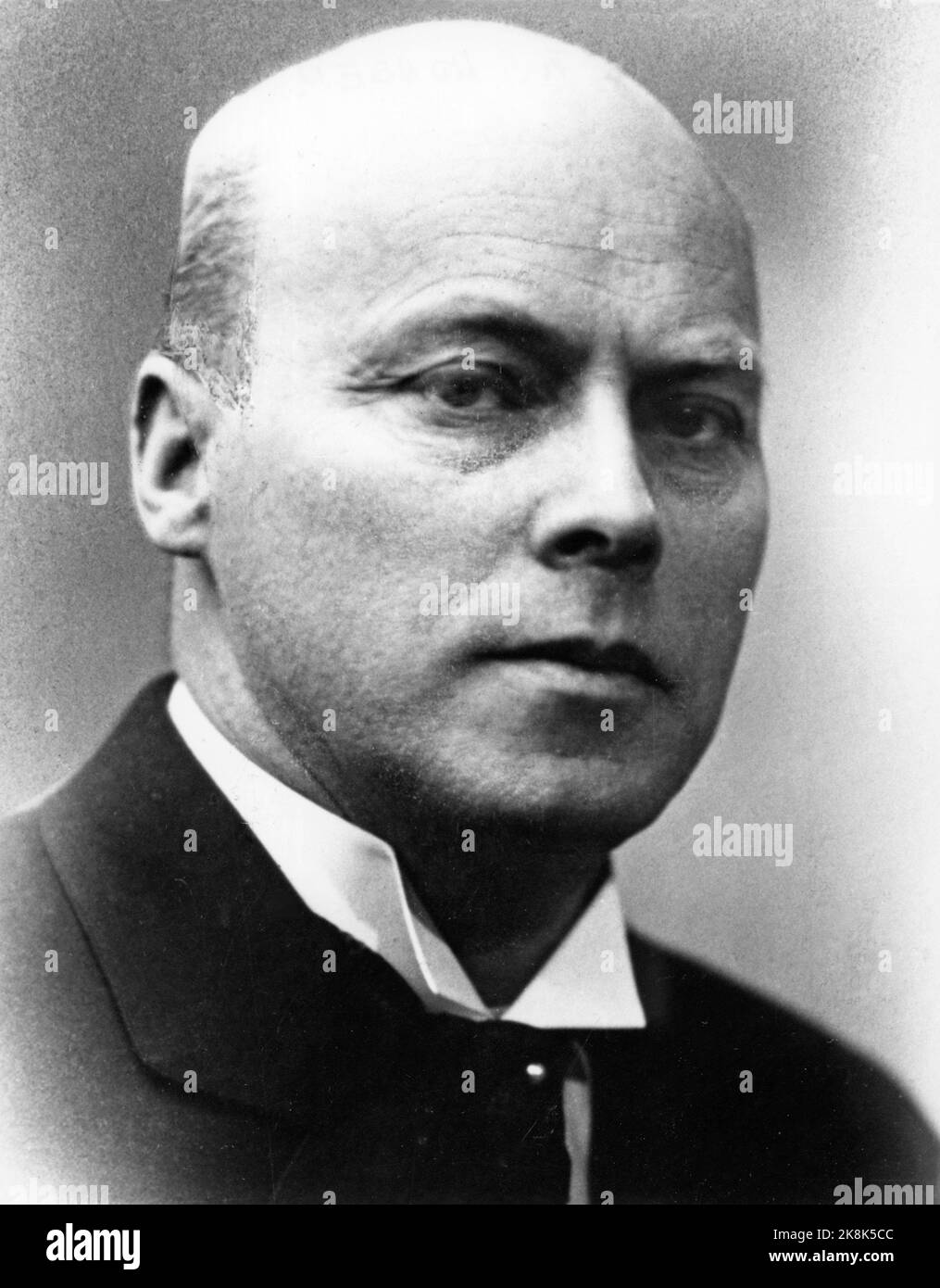 Ntb the defense alone portrait hires stock photography and images Alamy