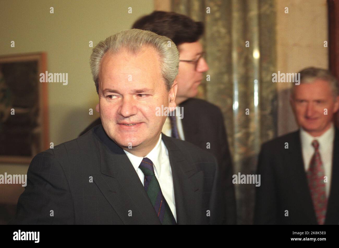 Belgrad 19950330: Foreign Minister Bjørn Tore Godal (Ap) visiting Serbia's President Slobodan Milosevic in Belgrade. (Godal behind Milosevic). Photo: Conelius Poppe Scanfoto / NTB Stock Photo