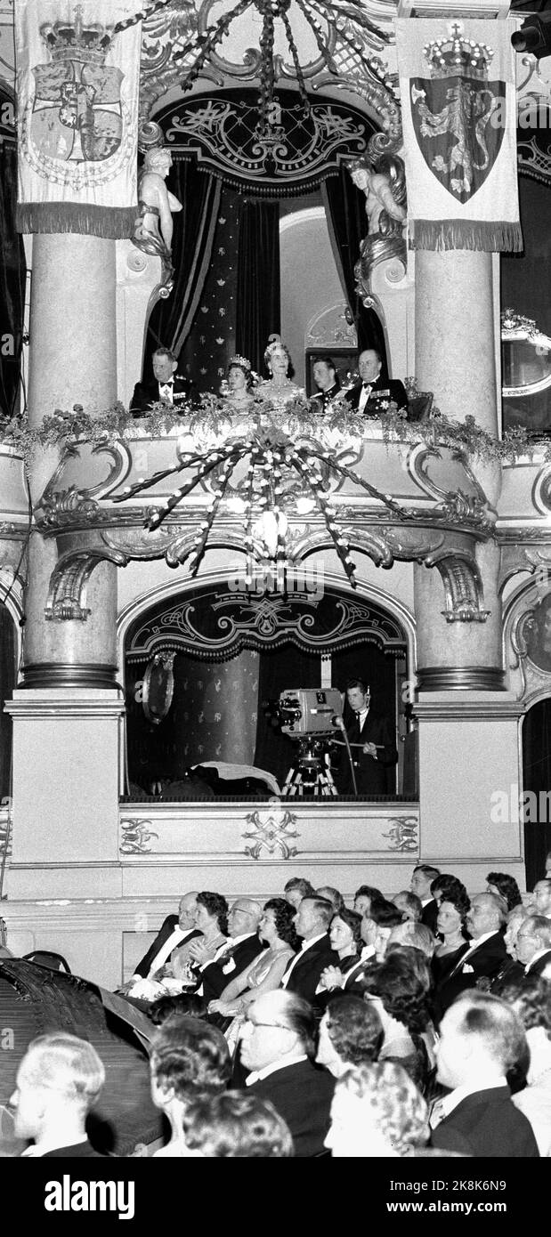 Oslo 196002 11-12. Queen Ingrid and King Frederik of Denmark on an official visit to Norway. Here from the gala performance at the National Theater King Frederik (t Photo: Ivar Aaserud Current / NTB Stock Photo