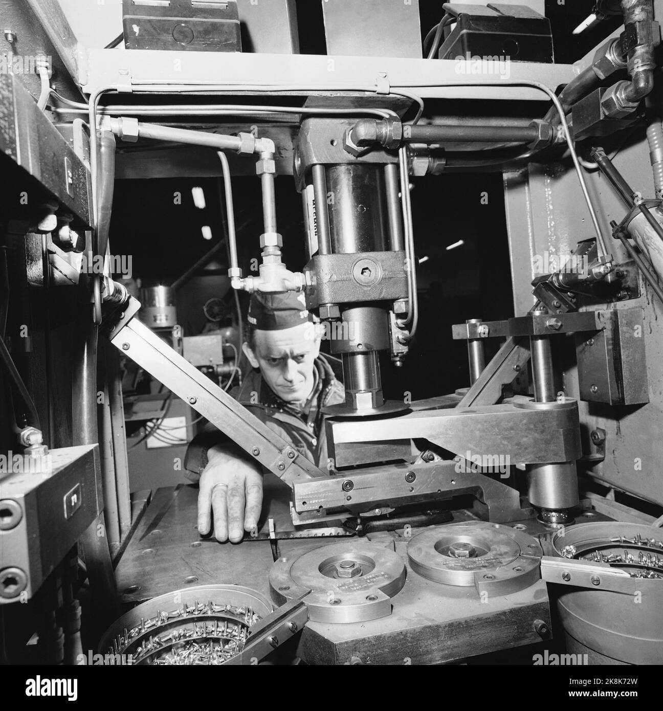 Sverre a borretzen current ntb industry knives hires stock photography