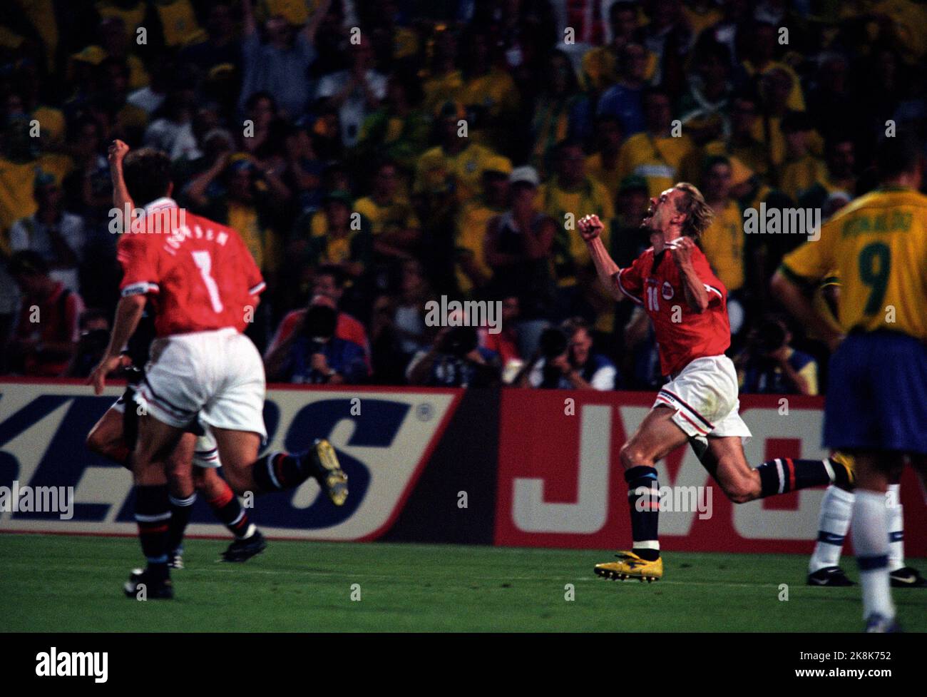 FRANCE98ブラジルvsノルウェー チケット半券 FRANCE98ブラジルvsノルウェー チケット半券 maxresdefault.jpg