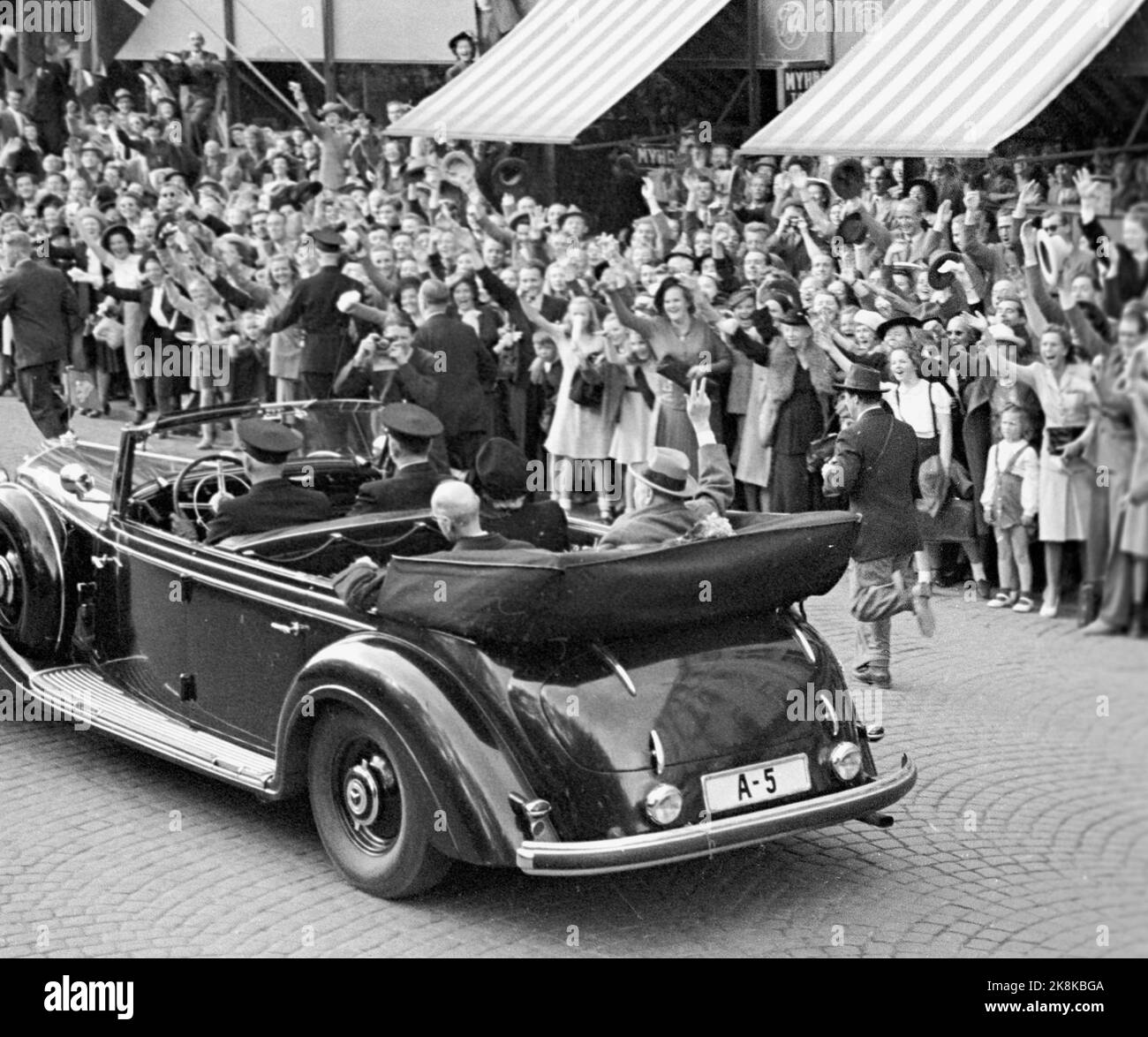 Oslo 19480512. Prime Minister of the UK Winston Churchill with his wife