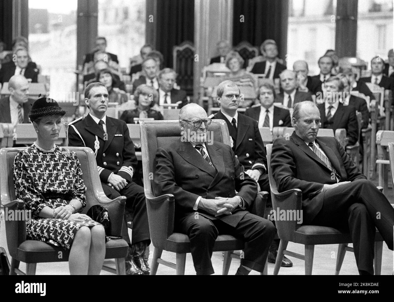 Oslo 1984-09: The 100th anniversary of the introduction of parliamentarism in Norway. The Norwegian royal family is present in the Storting on September 30, 1984. Here from: Crown Princess Sonja, King Olav V and Crown Prince Harald. Prince Haakon Magnus and Princess Märtha Louise were also present, but here outside the picture. Photo: Erik Thorberg Stock Photo