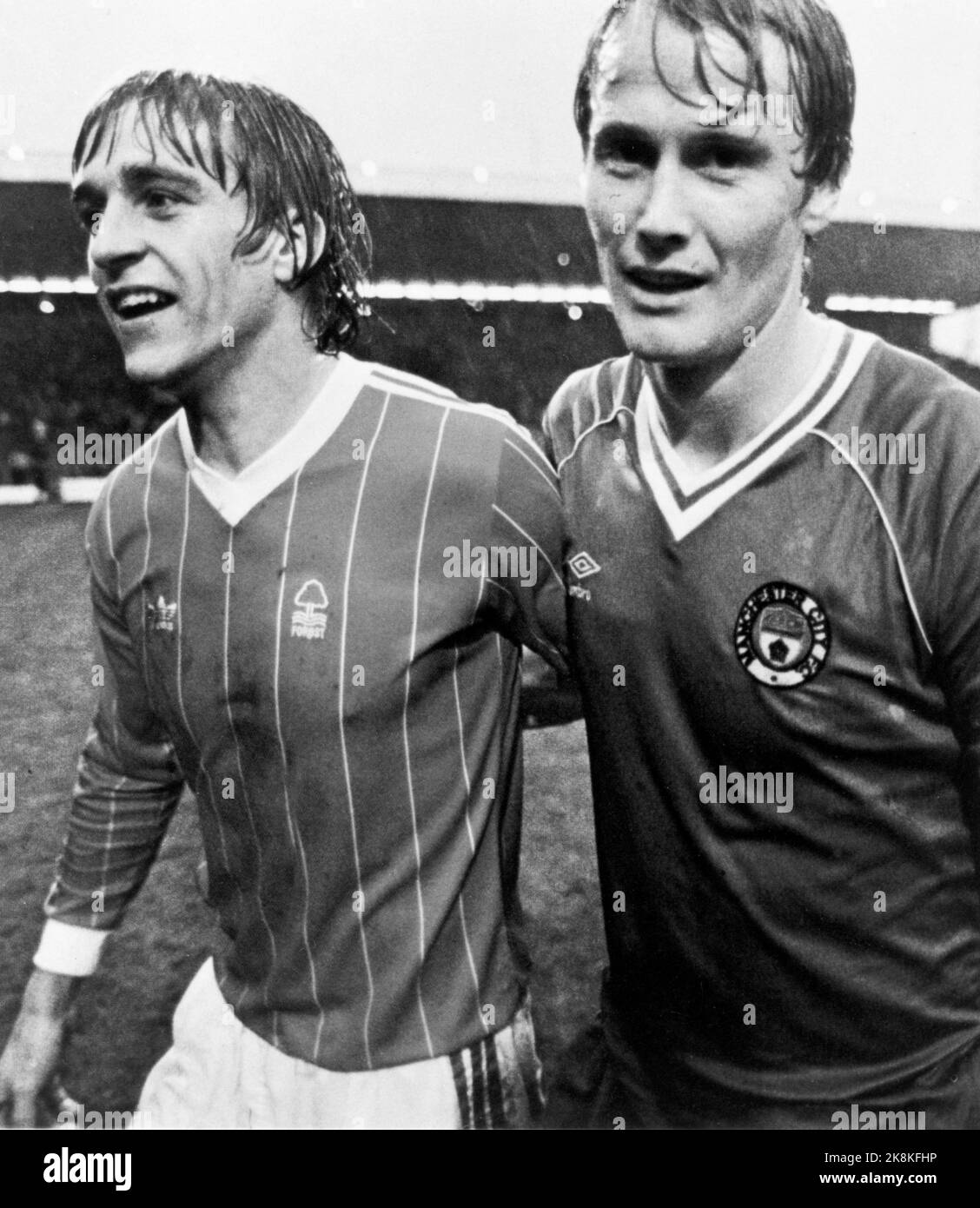 England 19811024. For the first time Norwegians as opponents in English 1st Division. Einar Aas (t.v.) and Åge Hareide. (Nottingham Forest and Manchester City) Photo: Arild Jakobsen / NTB Archive / NTB Stock Photo