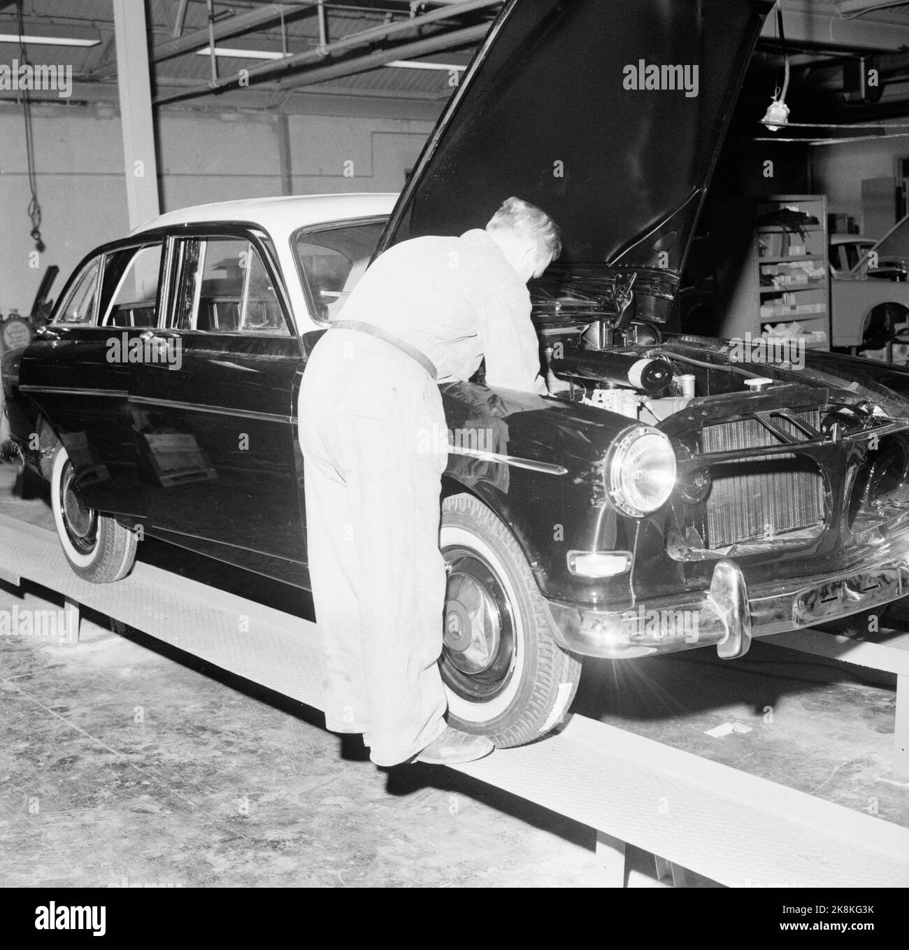 Old volvo hires stock photography and images Alamy