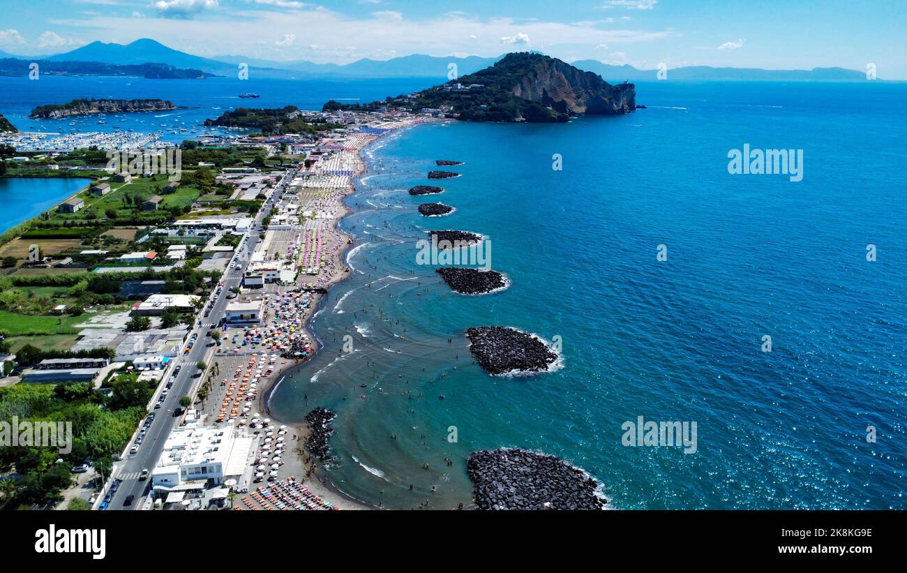 Drone sulla spiaggia hi-res stock photography and images - Alamy