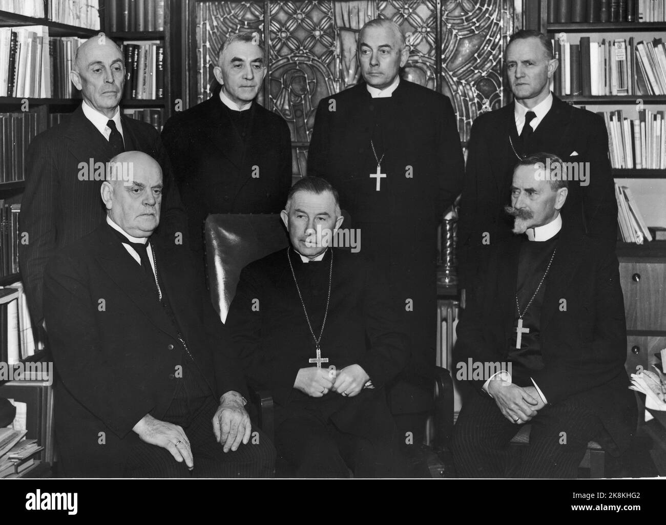 Oslo 19401022. Diocese in Bispegården. In front of f.v. James Maroni (Agder), Eivind Berggrav (Oslo), Johan Støren (Nidaros). Back. Henrik Hille (Hamar), Andreas Fleicher (Bjørgvin), Gabriel Skagestad (Stavanger) and Wollert Krohn-Hansen (Hålogaland) Photo: NTB Stock Photo