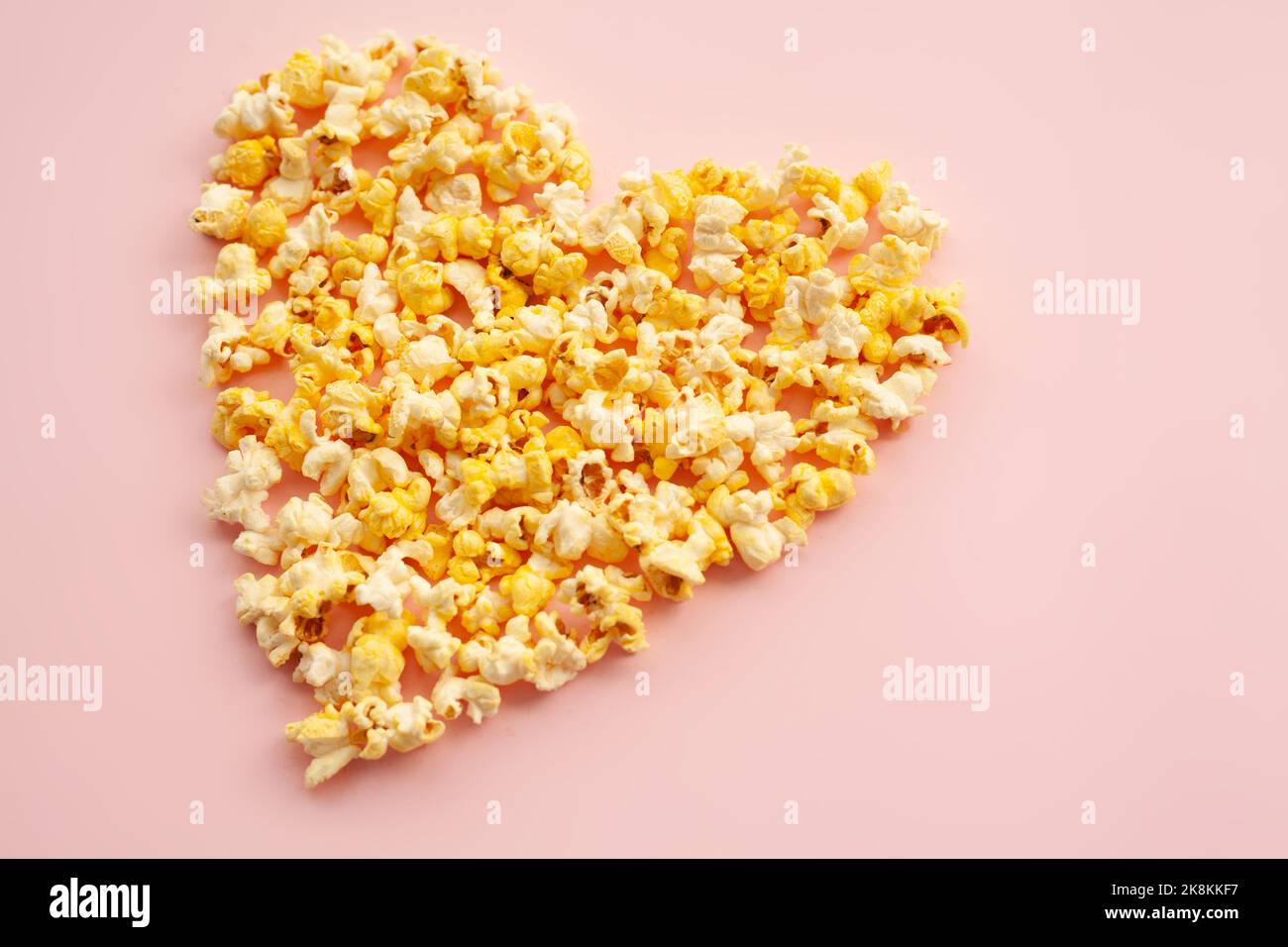 Corn exploding on black surface hi-res stock photography and images - Alamy
