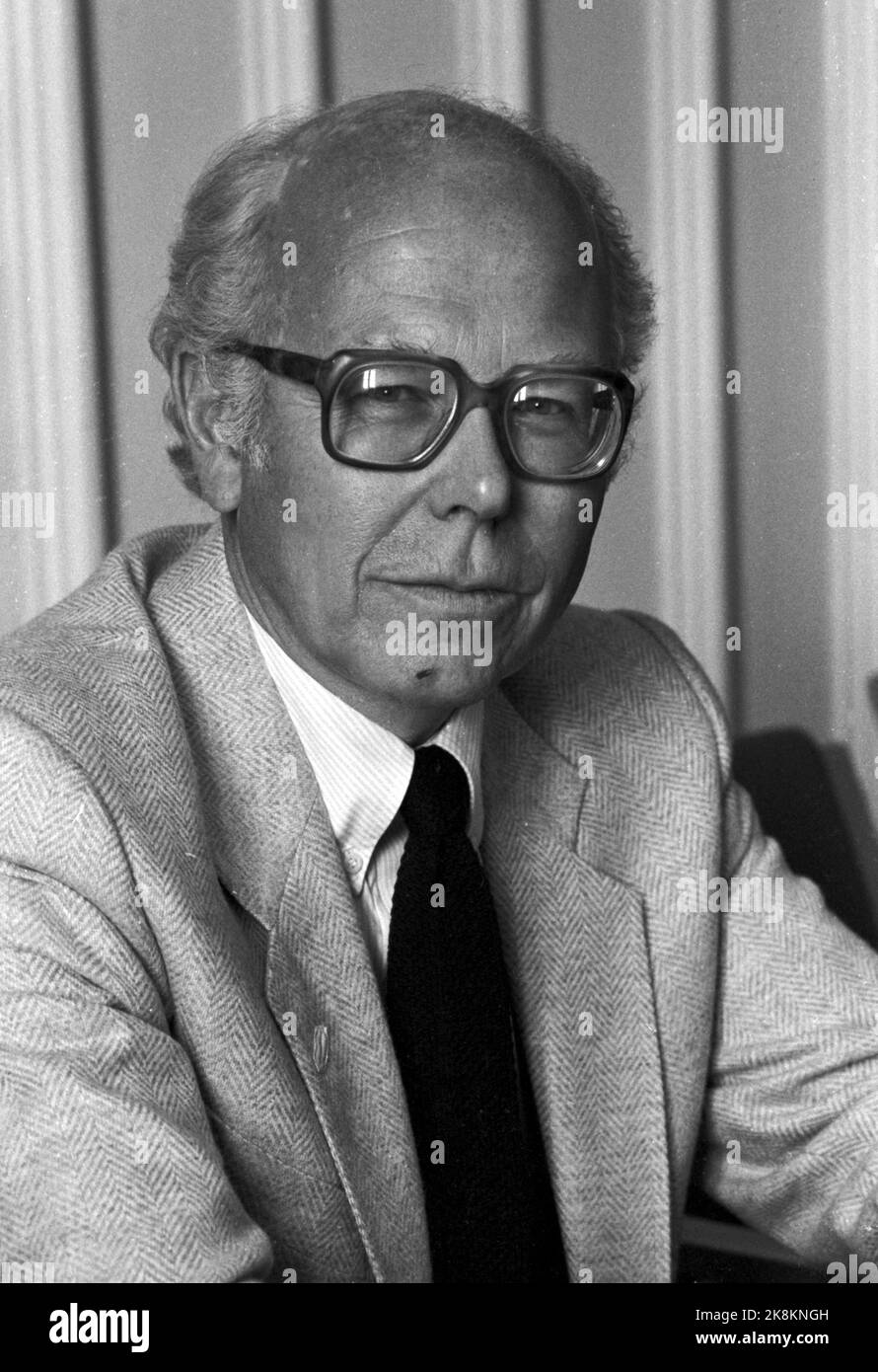 Professor carsten smith Black and White Stock Photos & Images Alamy