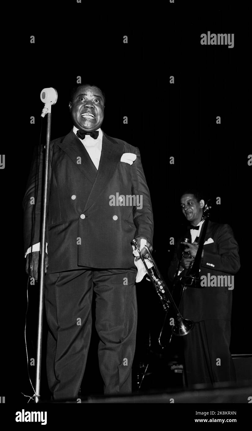 Oslo 1952; Trumpet player and singer Louis Armstrong (1901-1971) gave an  amazing concert in the Colosseum cinema in Oslo and thus greatly  contributed to the jazz fever spread in the capital in