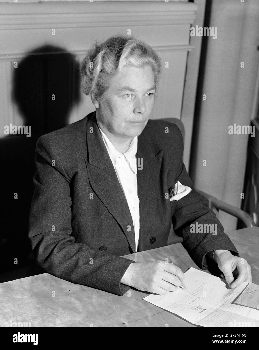 Oslo 19521102: Politician Claudia Olsen (H) bl. A known for her great efforts for the war sailors' case after World War II. Crown Princess Märtha has taken the initiative of the collaborative body Women's Volunteer Preparedness KFB, which was founded on April 9, 1951. Photo: NTB / NTB Stock Photo