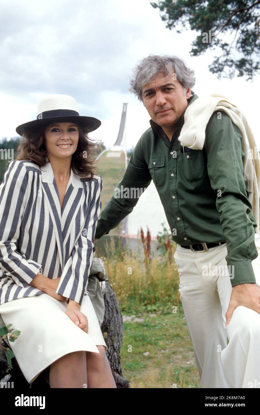 Holmenkollen, Oslo 198308. Artist Wenche Myhre with her husband Michael  Pfleghar in Holmenkollen. Photo: NTB archive Bjørn Sigurdsøn / NTB Stock  Photo - Alamy