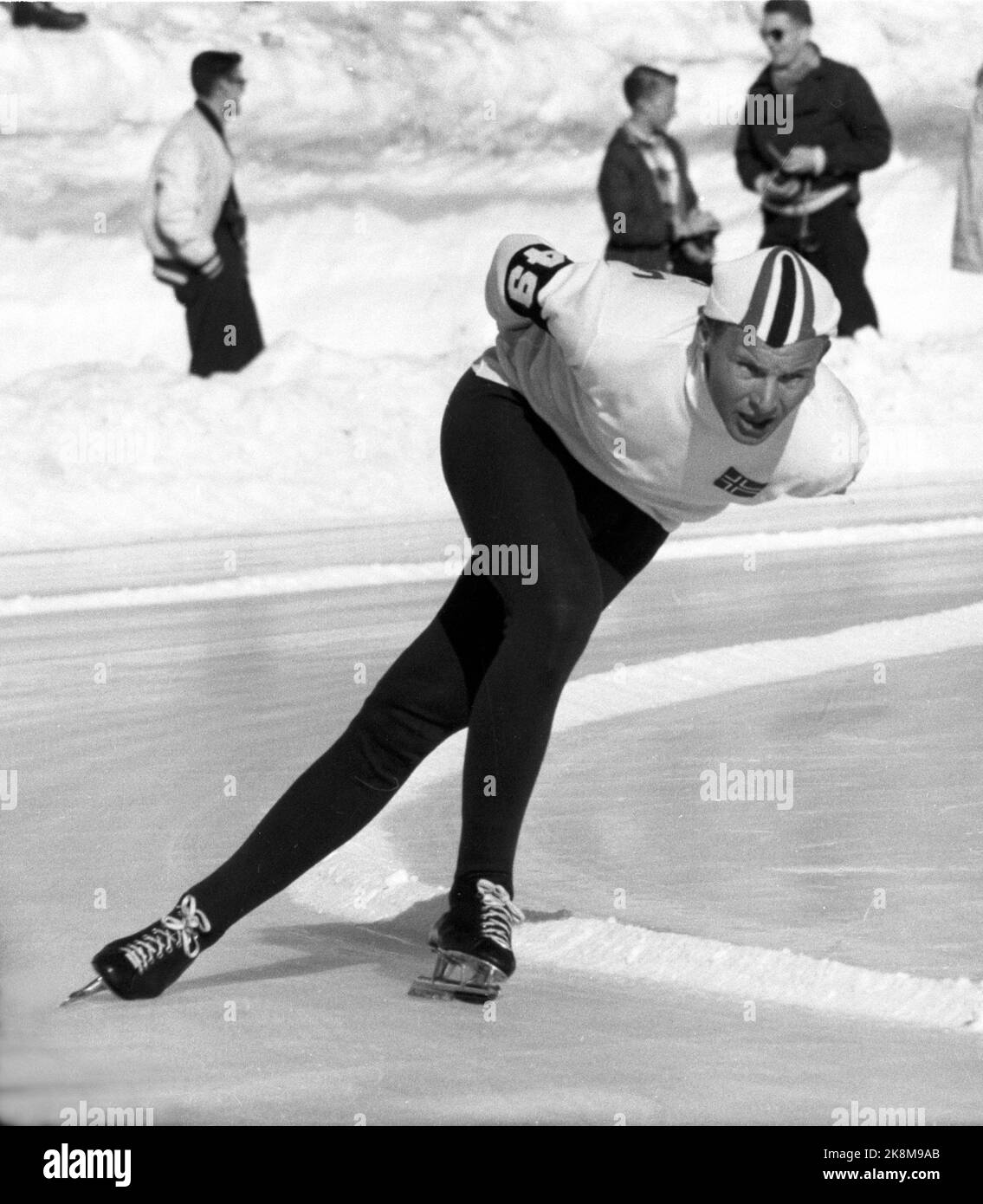 Squaw Valley, USA 19600227 Olympic Winter Games in Squaw Valley. Skater Knut Johannesen 'Kuppern' in action of 10,000 meters which he won on an incredible 15.46.6. Photo: NTB Archive / NTB Stock Photo