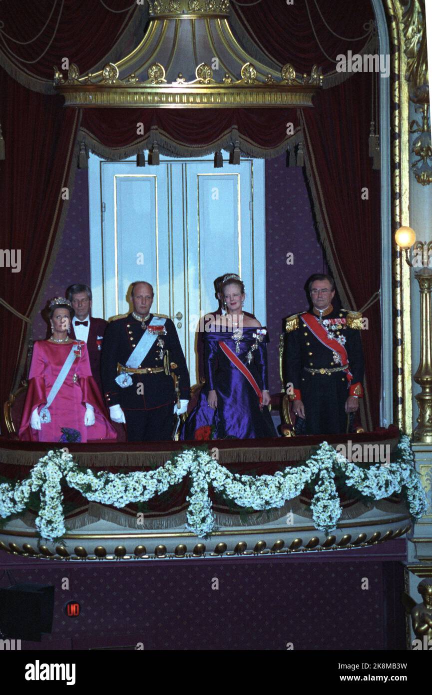 Copenhagen 19911029 The Norwegian royal couple visits Denmark. Galla performance in the Royal Theater. From V: Queen Sonja, King Harald, Queen Margrethe and Prince Henrik. Photo: Bjørn Sigurdsøn / NTB Stock Photo