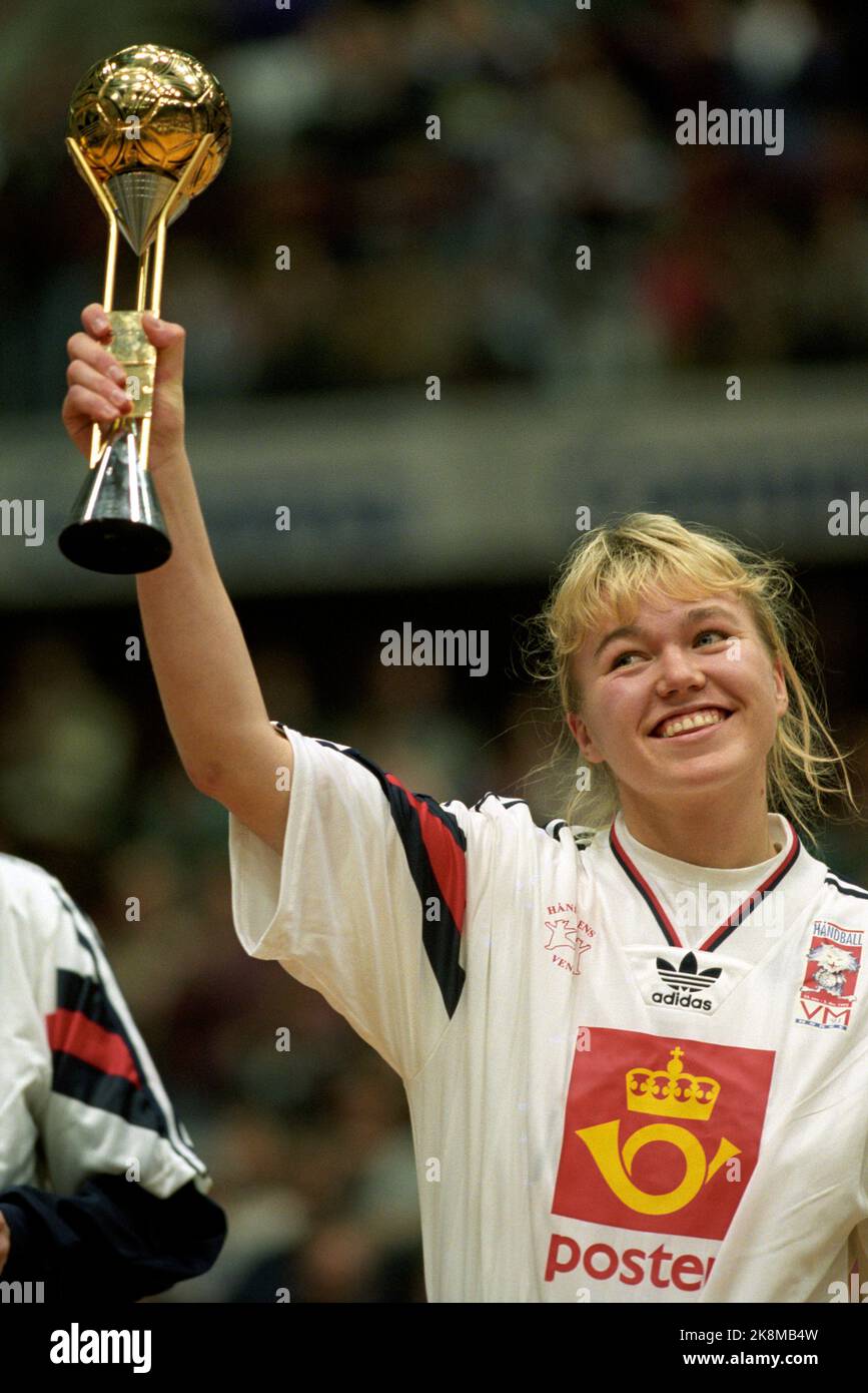 Oslo 19931205 Cecilie Leganger with the trophy she received as best ...