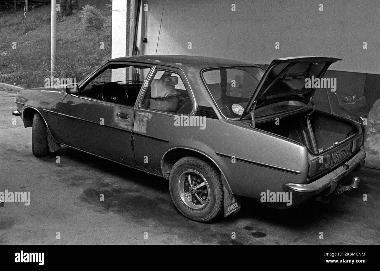 Police Opel Black And White Stock Photos Images Alamy police-opel-black-and-white-stock-photos-images-alamy