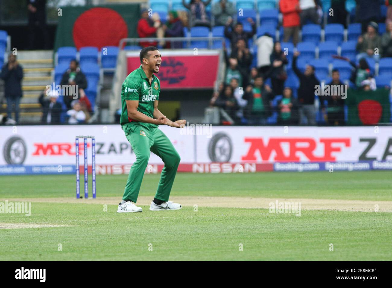 Bangladesh taskin ahmed hi-res stock photography and images - Alamy