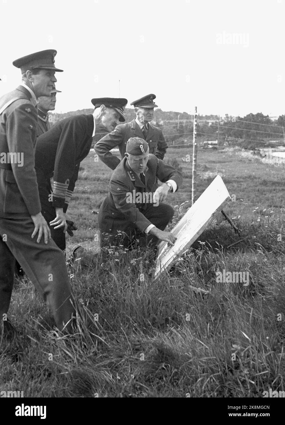 Bodø 19460704. King Haakon visits Bodø to look at the recovery of the