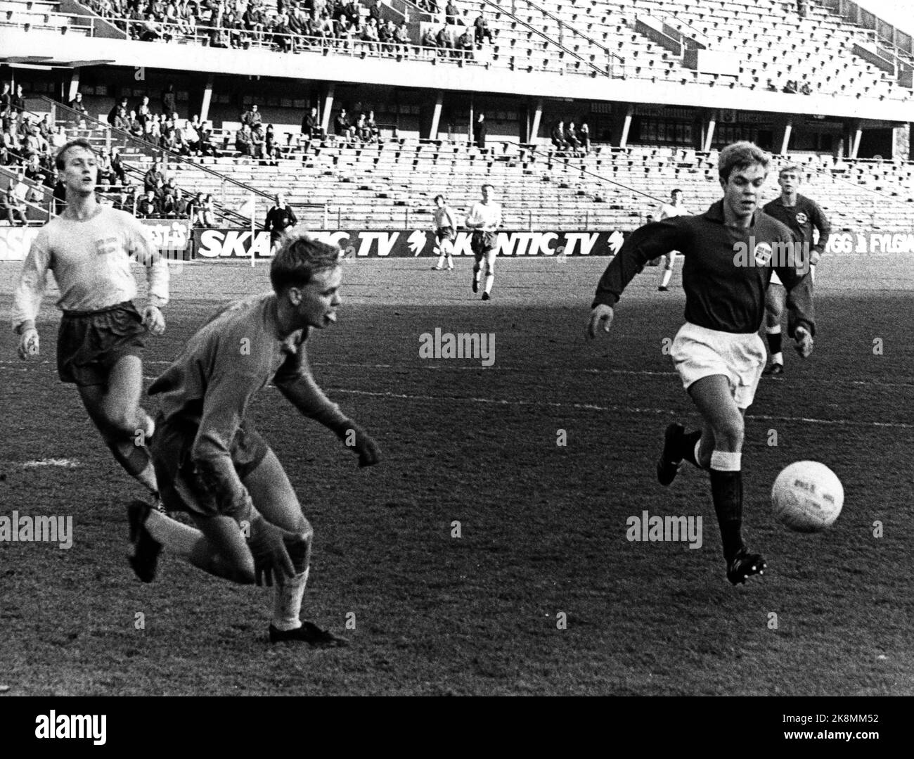 Oslo 19670903. Fotball, landskamp Norge - Sverige 3-1, Ullevaal stadion.  Arkivfoto: NTB / NTB Stock Photo - Alamy
