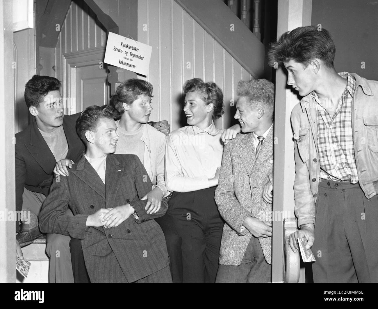 oslo-19520819-aars-and-voss-school-were-on-the-corner-of-st-olav-gate