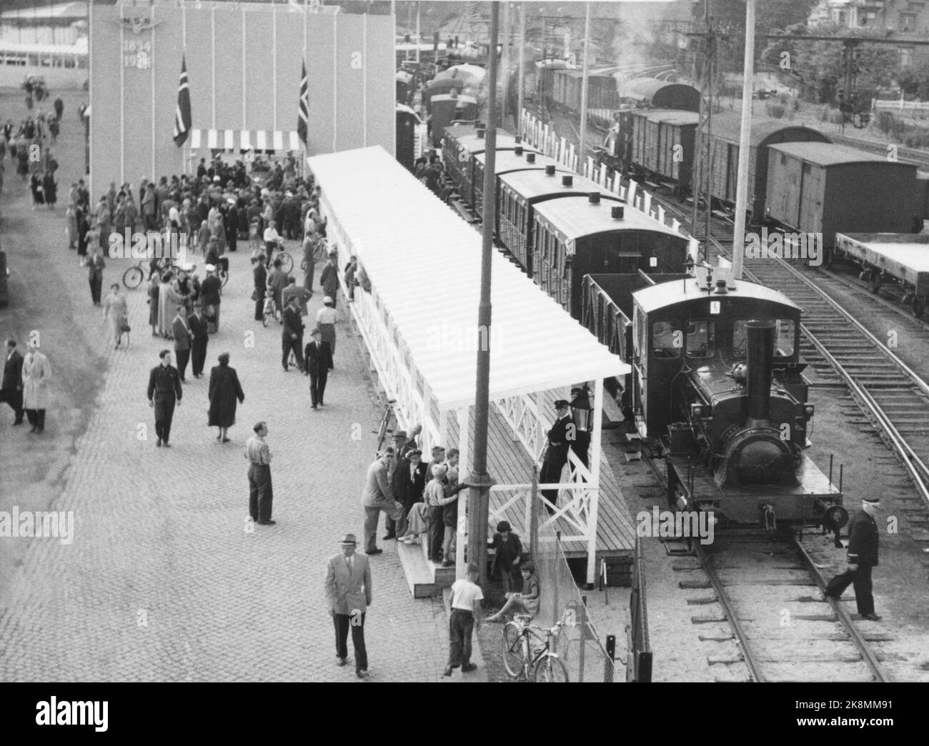 1954-the-railways-oldest-locomotive-hi-res-stock-photography-and-images