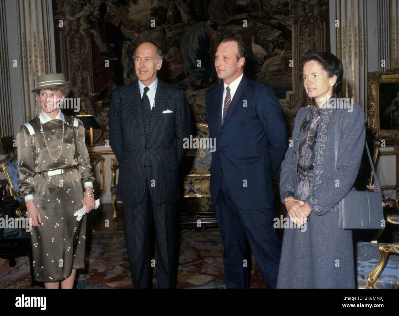 France February 1981. The Crown Prince couple visits France. Here, Princess Sonja and Crown Prince Harald with President Valery Giscard d'estaing with lady. in the Elyssepallasset. Photo: Bjørn Sigurdsøn / NTB / NTB Stock Photo