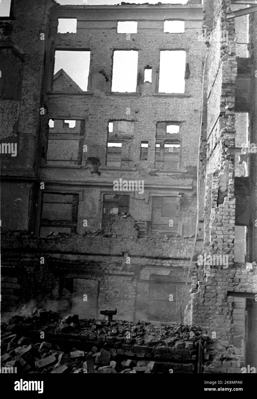 24 norwegians were killed hi-res stock photography and images - Alamy