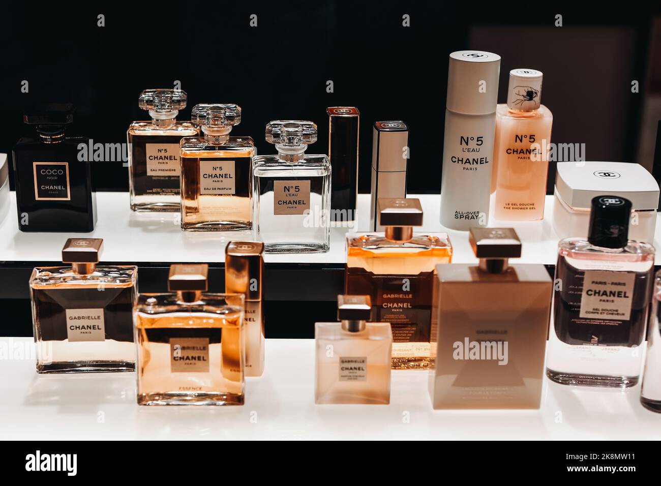 Chanel no 5 perfume hi-res stock photography and images - Page 3 - Alamy