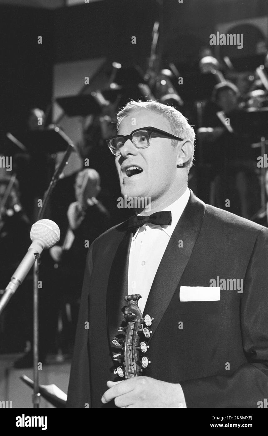 Oslo 19650213: Artist Ivar Medaas Unden The Norwegian Melodi Grand Prix competition. Photo: Erik Thorberg NTB / NTB Stock Photo