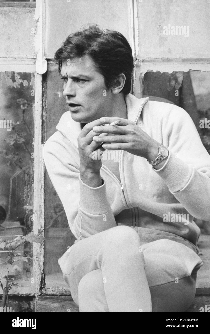 Alain Delon on the set of the film 'Diaboliquement Vôtre' (directed by ...