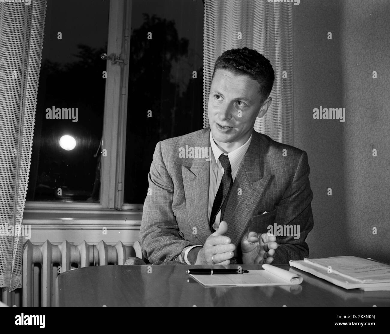 Oslo 1951. State Secretary Helge Sivertsen in the Church and the Ministry of Education. Photo: Current / NTB Stock Photo