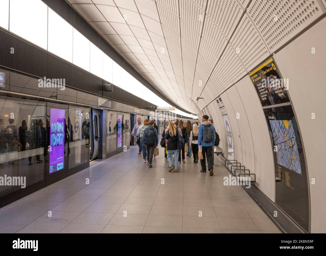Tottenham Court Road Station, London, UK. 24 October 2022. The ultra-modern station at Tottenham Court Road on the day Bond Street station on the Elizabeth Line finally opens to the public, 24 October. Credit: Malcolm Park/Alamy Stock Photo