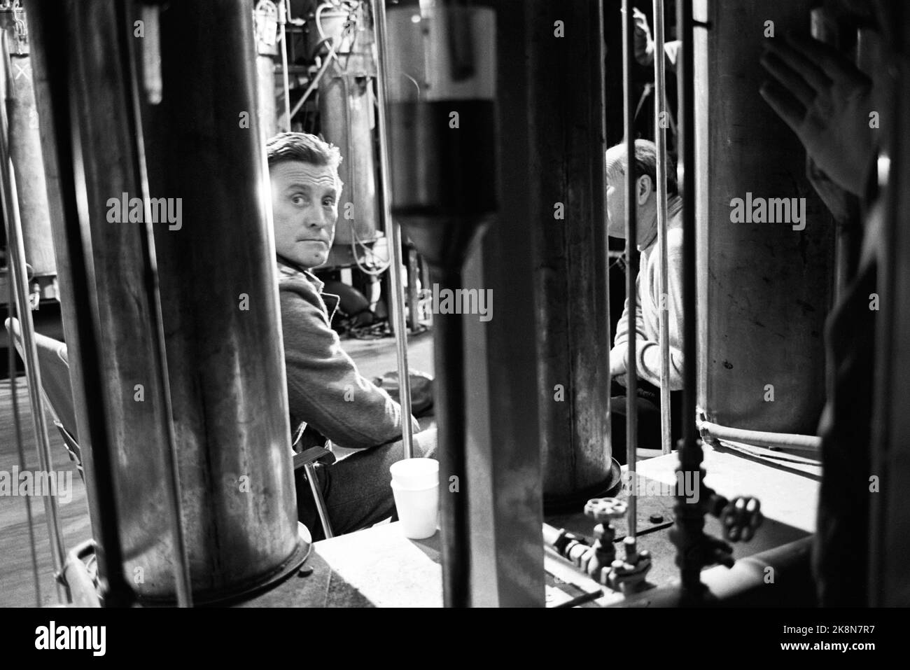 Rjukan January 1965 Film recording of 'Heroes from Telemark' at Rjukan. About the heavy water saboteurs from Kompani Linge. Sabotage towards Vemork power station. The British company Benton Film poses with a staff of 120. Hot number one is American actor Kirk Douglas. Here he is during the recording. Photo: Sverre A. Børretzen / Current / NTB Stock Photo