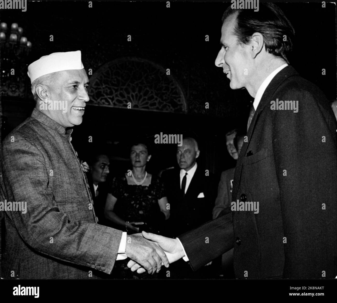 Professor and rock climber Arne Næs greets India's Prime Minister Jawaharlal Nehru. Probably in connection with the climbing expedition in the Himalayas (Tirich Mir in Hindukush) in 1950. Ntb archive photo Stock Photo