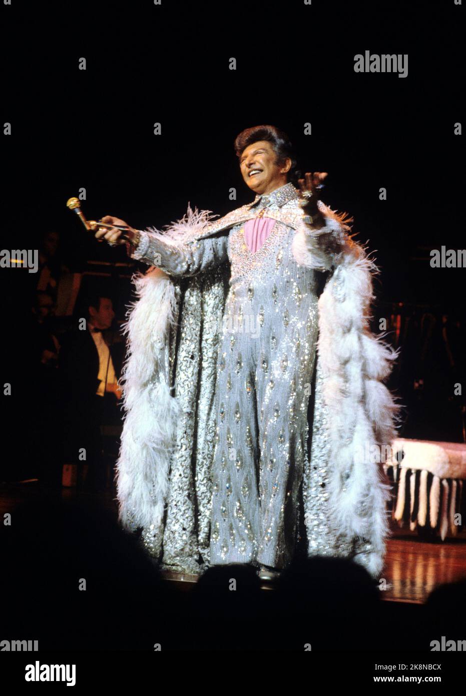 Oslo 19810516 American entertainer Liberace in the Oslo Concert Hall. Photo: Svein Hammerstad / NTB Stock Photo