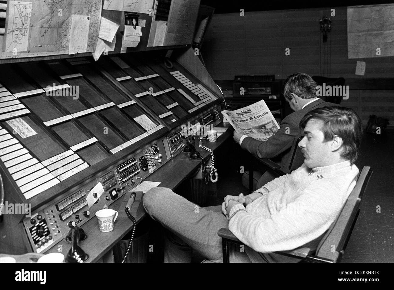Fornebu 19711022 The air traffic controllers in the tower at Fornebu