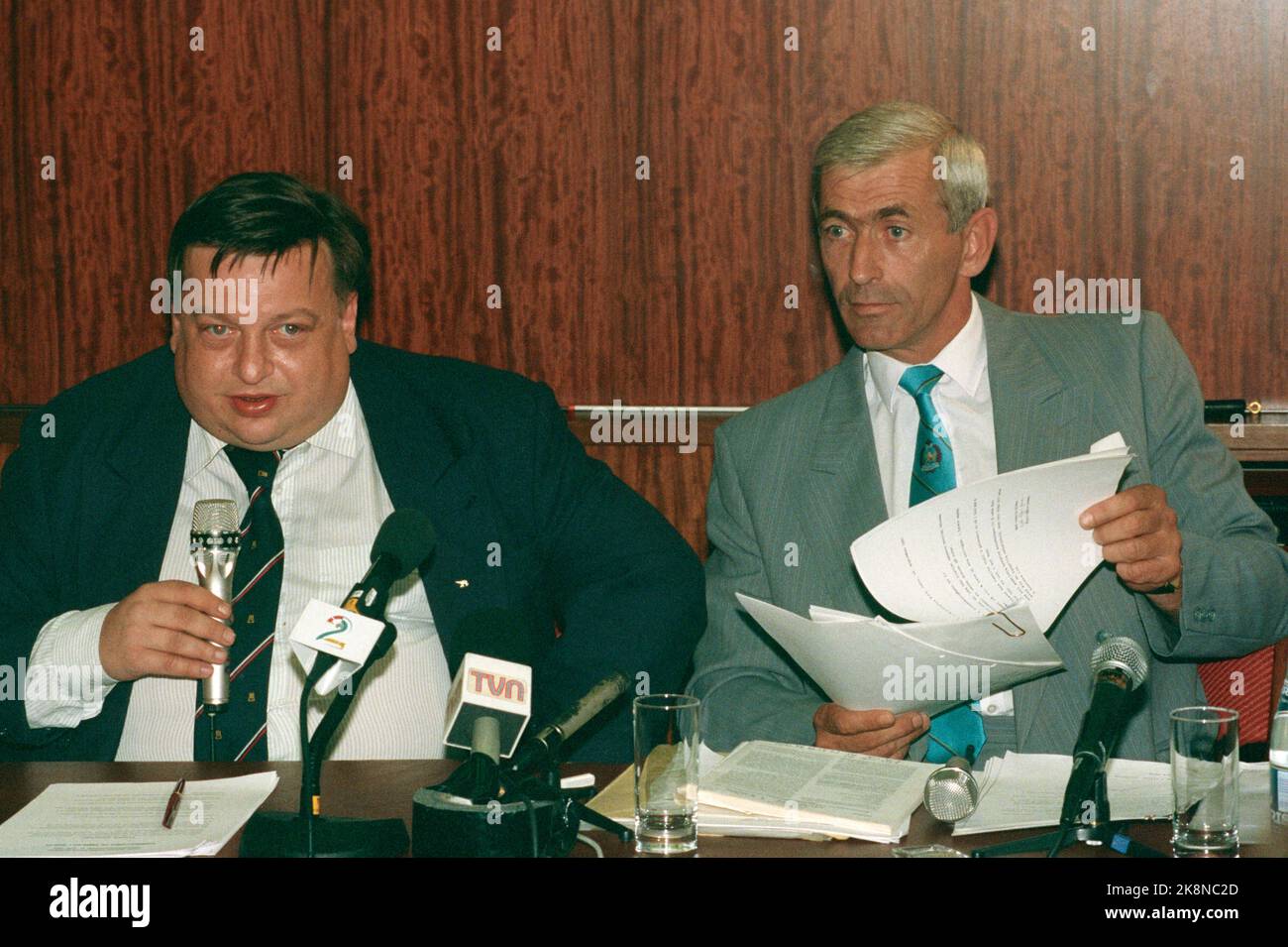 Oslo 19930614. Editor and former Secretary of State Hans Henrik Ramm (t.v.) and Major Johan M. Setsaas at a press conference. They claim to be illegally monitored by a secret service, and ask for an independent parliamentary investigation of the case. NTB archive photo Morten Holm / NTB Stock Photo