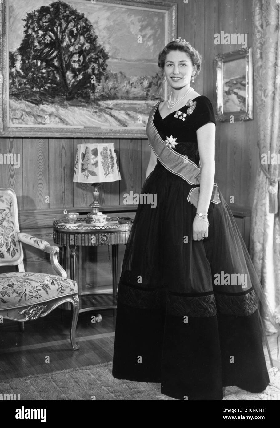 Jul. 23, 1970 - Louis Feraud Models Present Dresses at Modern Art Museum  Stock Photo - Alamy