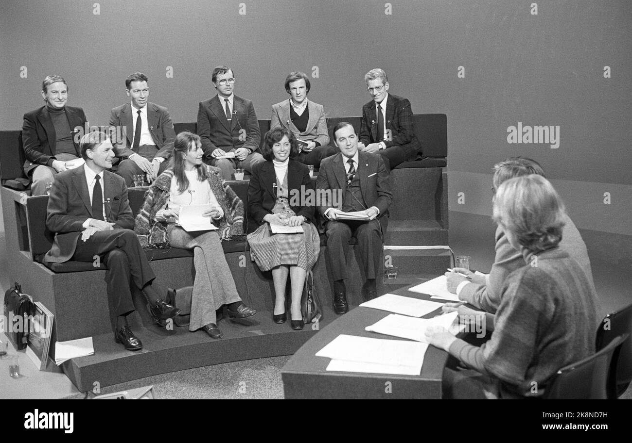 Oslo January 10, 1979. The 'on kick' program. Current topics are addressed for discussion. Here from a debate about the police's ability to monitor traffic via cameras. The program leaders are Anna Torsvik (closest) and Olav Øverland. In the panel sits at the top t.v. Emergency Chief Leif N. Olsen and Secretary of State in Justicedep. Kai Ekanger. In front is seen, among other things. Arne Astrup Narverud in the Norwegian Road Safety Association (t.v.) and director Per Ottesen in KNA. Photo: Erik Thorberg / NTB / NTB Stock Photo