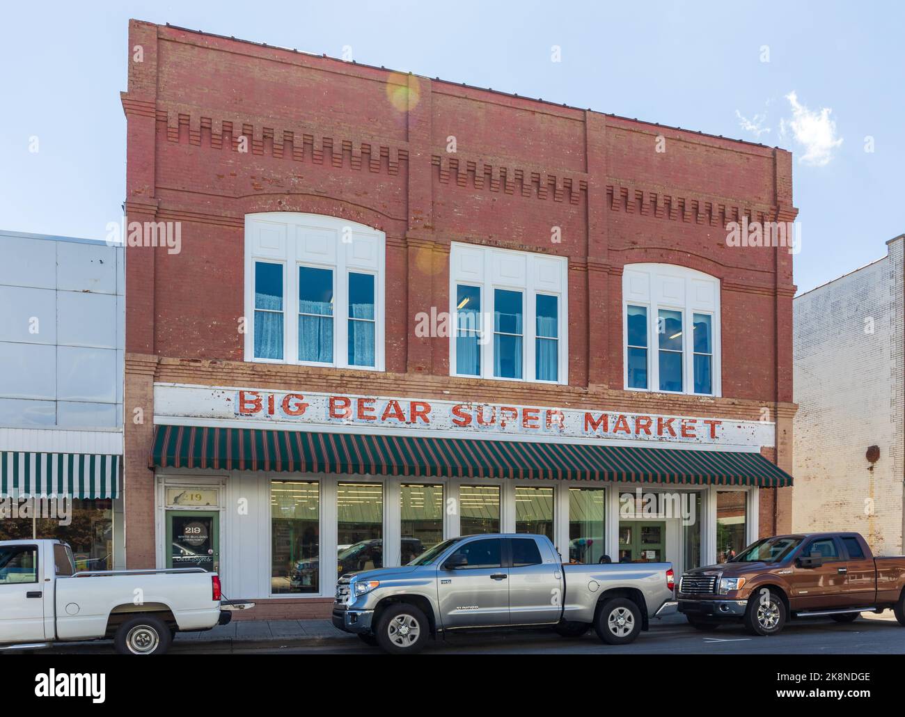 ASHEBORO, NC, USA-26 SEPT 2022: Historic Big Bear Super Market building. Stock Photo