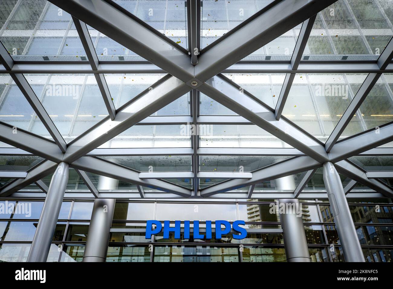 2022-10-24 15:03:19 AMSTERDAM - Exterior of the Philips headquarters. The technology company is cutting four thousand jobs worldwide, 400 of which in the Netherlands, because the company has not been doing well for some time. ANP SEM VAN DER WAL netherlands out - belgium out Stock Photo
