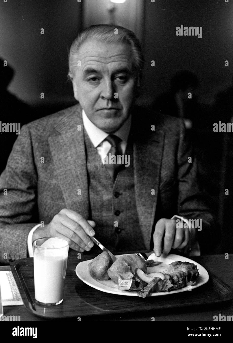 Journalist arne hestenes hi-res stock photography and images - Alamy